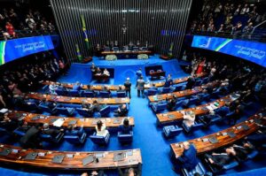 SENADO ARQUIVA PROPOSTA QUE SUGERIA REDUÇÃO DE 50% NOS SALÁRIOS DE PARLAMENTARES